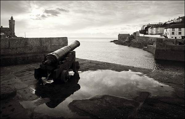 Harbour Entrance - Porthleven.jpg - Harbour Entrance - Porthleven